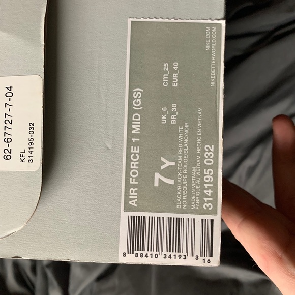 Size 7Y Air Force 1 Mids - Picture 2 of 2